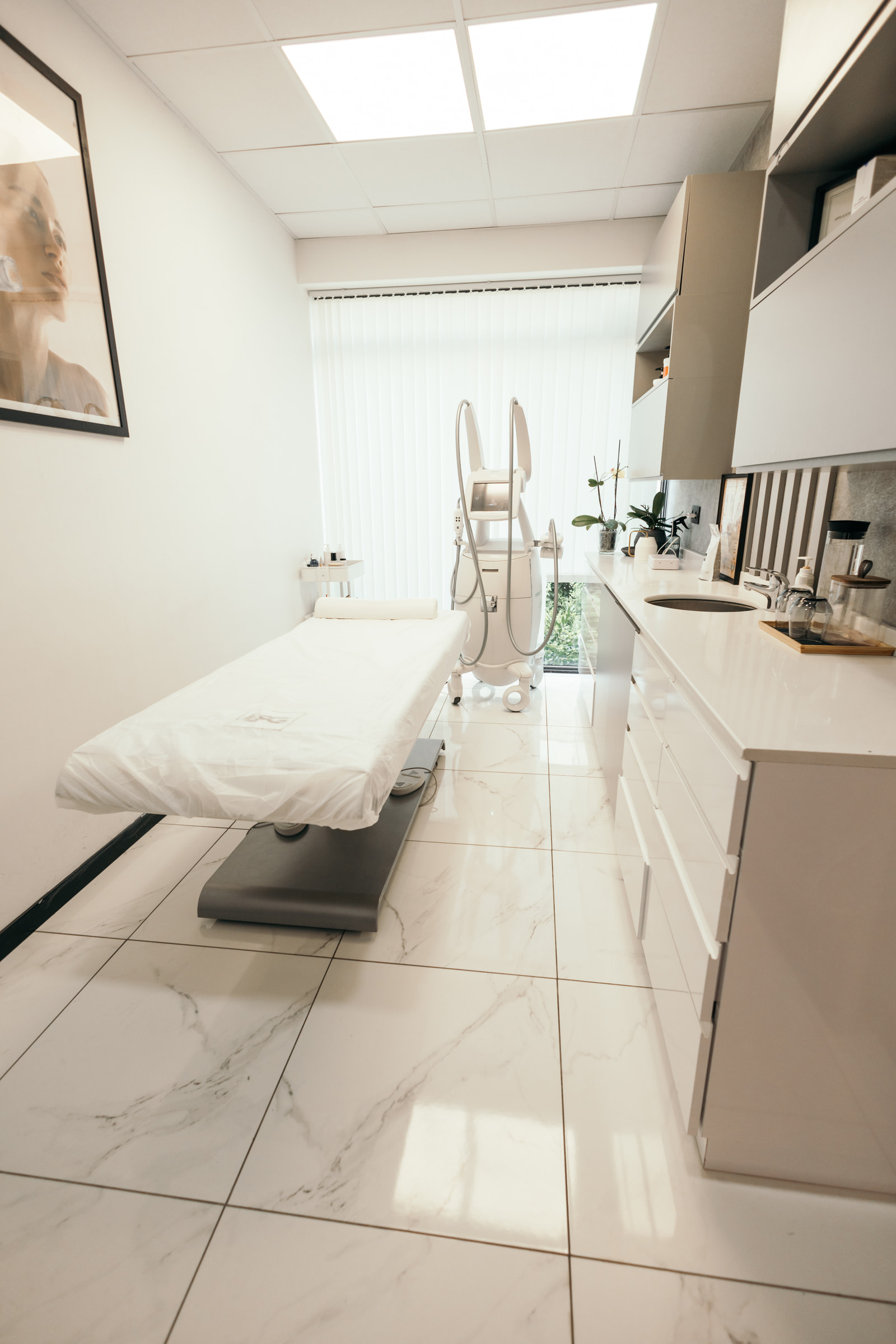 Treatment room with equipment — Interior Photography, Brussels
