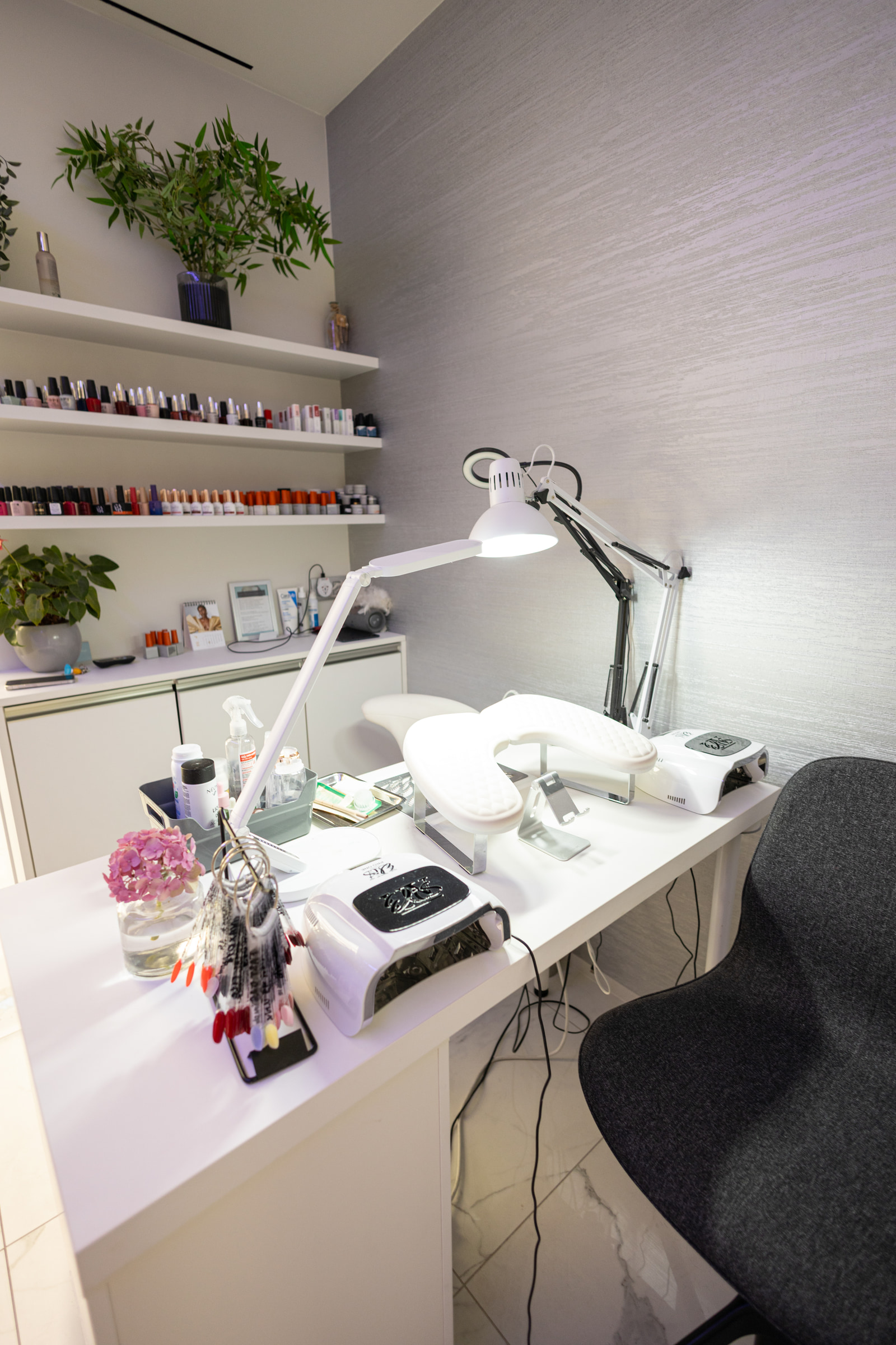 Manicure desk — Interior Photography, Brussels