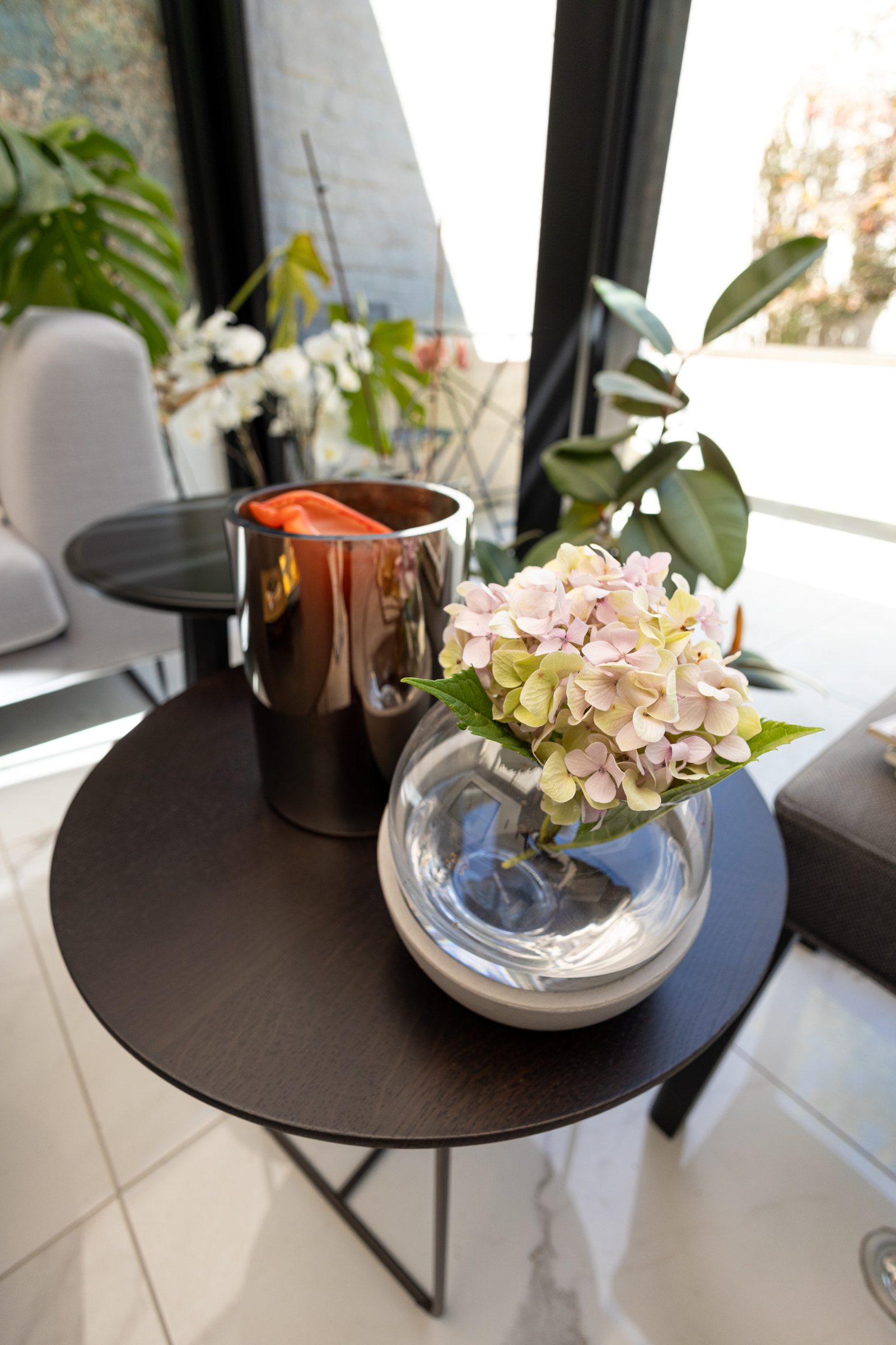 Flowers on a side table — Interior Photography, Brussels