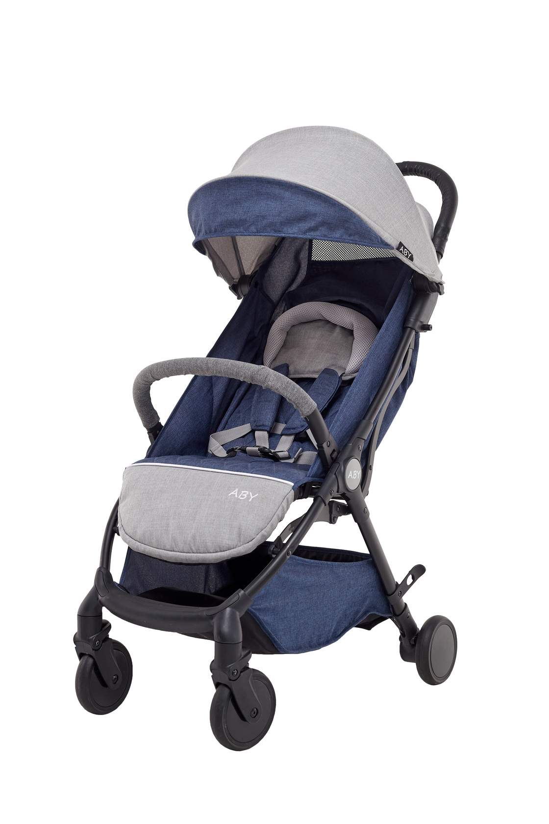 Navy stroller seen from the front — Amazon-Ready Product Photography, Brussels